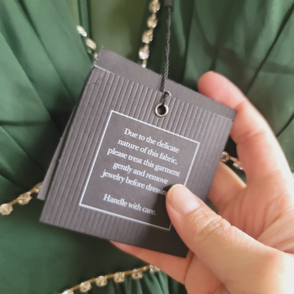 Ieena for Mac Duggal,Satin Puff  Shoulder  Gown,Emerald Green/Rhinestone,Size 10 - Picture 9 of 11